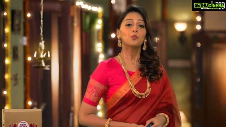 Tejashree Pradhan Instagram - 6Seconds Challenge🤭😅😅 #AmazonGreatIndianFestival is starting from 29th September to 4th October. Hope your list is ready @amazondotin Ab Khushiyon Ke Beech Budget Nahi Aayega!