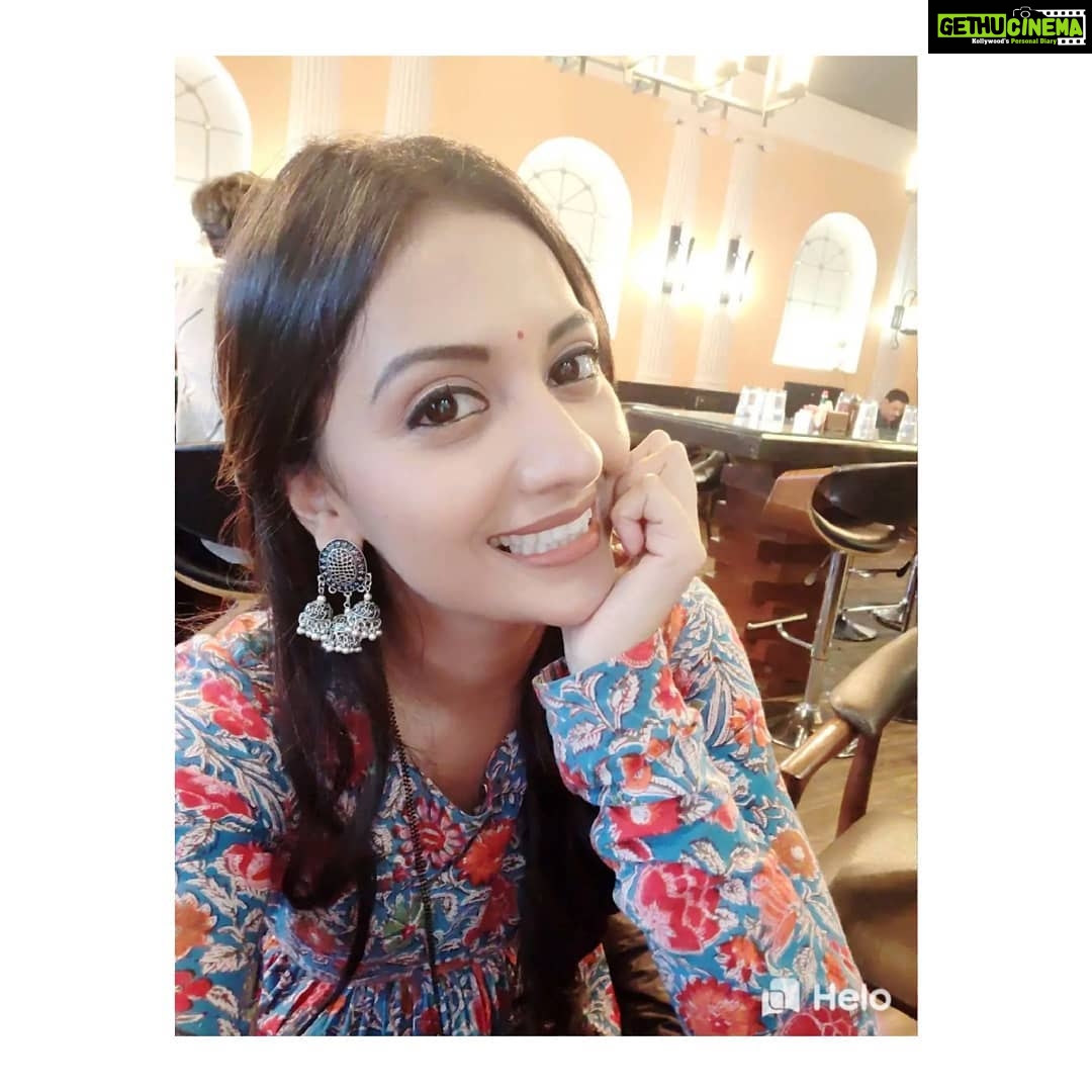 Tejashree Pradhan Instagram - Every situation in life is temporary. So, when life is good, make sure u'll enjoy and receive it fully. And when life is not so good, remember that it will not last forever and better days are on the way. #HappyLife #beingshubhra