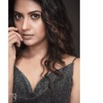 Tejashree Pradhan Instagram - The way you treat yourself sets the standard for others on how you demand to be treated. Don't settle for anything other than respect. #HappyLife 📸@tejasnerurkarr 🤗