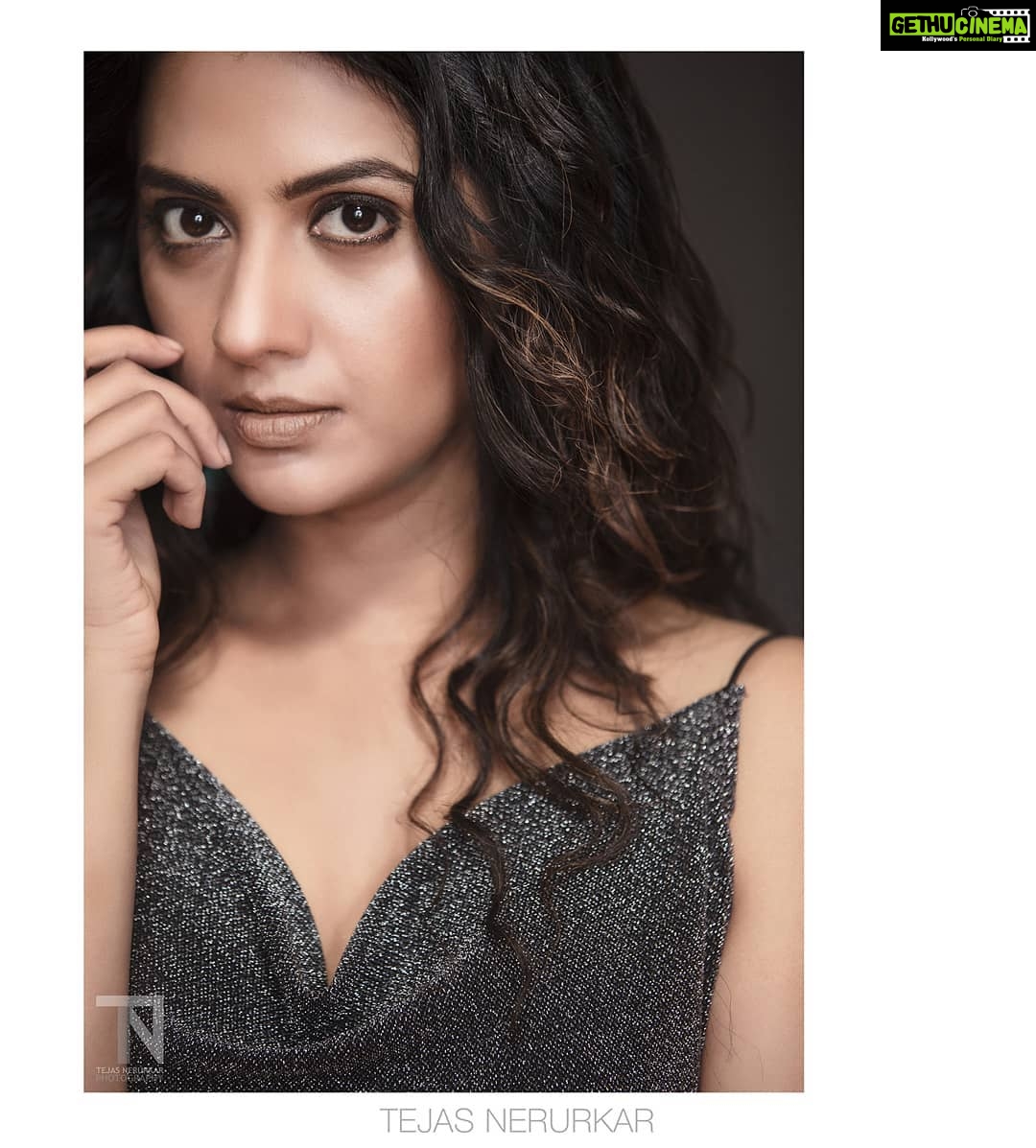 Tejashree Pradhan Instagram - The way you treat yourself sets the standard for others on how you demand to be treated. Don't settle for anything other than respect. #HappyLife 📸@tejasnerurkarr 🤗