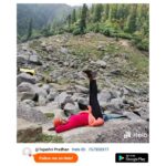 Tejashree Pradhan Instagram - #YogaDay च्या निमित्ताने #LetsGrowYoungerTogether ... चला बरं.. तुम्ही सुद्धा तुमच्या Most comfortable position मधला photo upload करा . 😇😇😇 #HappyLife
