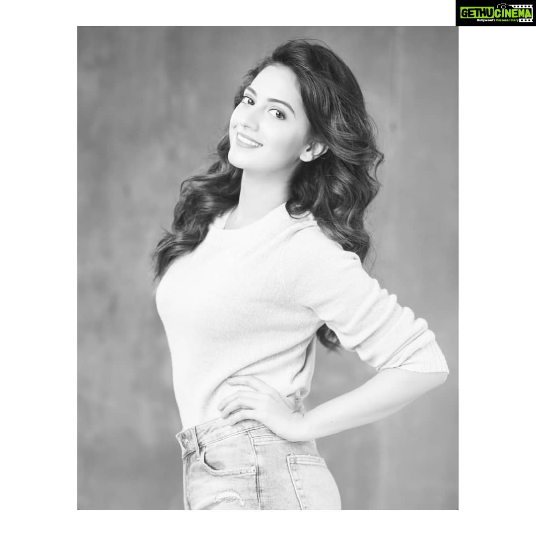 Tejashree Pradhan Instagram - For the longest time I believed that good and bad were like black and white. But everything changed, everything. When I discovered the grey. #perceptions #HappyLife 📸my all time favorite @tejasnerurkarr 🤗