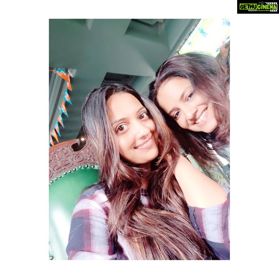 Tejashree Pradhan Instagram - #LittleHappiness ππ πΈ@kadambarik13π€ P. S. Me Kartik lach bhetayla ale hote... Thodasa "Social" zalela chalel ki panπ€ͺ