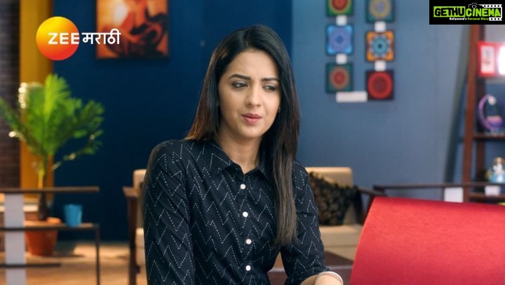 Tejashree Pradhan Instagram - *तिला काही सांगायचय* ७ डिसेंबर दुपार ४:३० प्रबोधनकार ठाकरे नाट्यगृह, बोरिवली ८ डिसेंबर दुपार ४:३० कालिदास नाट्यगृह , मुलुंड ९ डिसेंबर दुपार ४:३० गडकरी रंगायतन ठाणे १० डिसेंबर दुपार ४:३० दीनानाथ मंगेशकर नाट्यगृह विले पार्ले १२ डिसेंबर दुपार ४ शिवाजी मंदिर दादर १३ डिसेंबर दुपार ४:३० प्रबोधनकार ठाकरे , बोरिवली