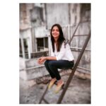 Tejashree Pradhan Instagram - Think a little less, Live a little more. #HappyLife P.S. Hehehe,.... Nahi hi terrace "ti" chi mhanje mazi e pan m soooooo glad that u still remember TSKK and 'Anya' and 'Tanvi' and their space (which they shared on up there) thank you guys @rajwadesatish @ankushpchaudhari @ambekaraarya @abhinay3 @zeestudiosmarathi @nikhil.sane.official