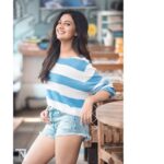 Tejashree Pradhan Instagram - Daily Affirmation : "I have a healthy body, A tranquil Mind and a vibrant soul" #HappyLife Light House Cafe Mumbai