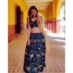 Tejashree Pradhan Instagram – Happiness is knowing how blessed I’m to have such wonderful people in my life..The entire episode filled with lots of positivity n happiness.. 🔷DONT MISS THIS ONE🔷 “कानाला खडा” 30th March,Saturday 9.30pm only on @zeemarathiofficial

Costume by @leaffab @visha_madhukar 🤗