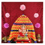 Tejashree Pradhan Instagram - बाप्पा सगळ्यांना सुखात ठेव रे. 🙏🙏 (Decoration by Me, My friends and My family in short 🤗My People🤗) #HappyLife