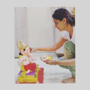 Tejashree Pradhan Instagram - चिंता, क्लेश, दरिद्र, दु:ख अवघे देशांतरा पाठवी... हेरंबा गणनायका गजमुखा भक्ता बहु तोषवी. 🙏🙏🙏 #HappyLife