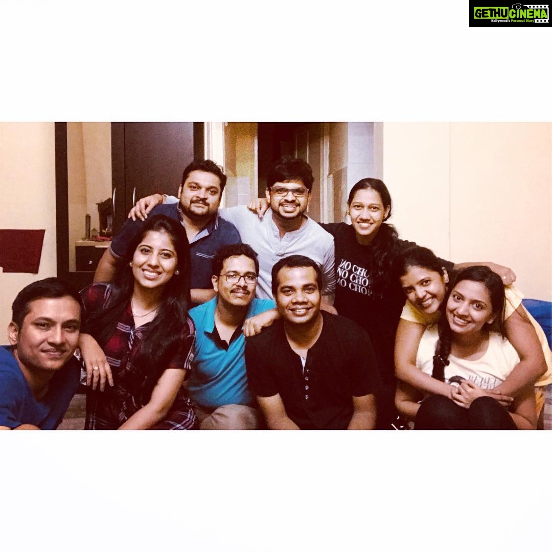 Tejashree Pradhan Instagram - 1 Universe..9 Planets..204 Countries..809 Islands..7 Seas ...And I had the privilege of meeting you 😇 wow ! we've grownup together and how !! #Happylife