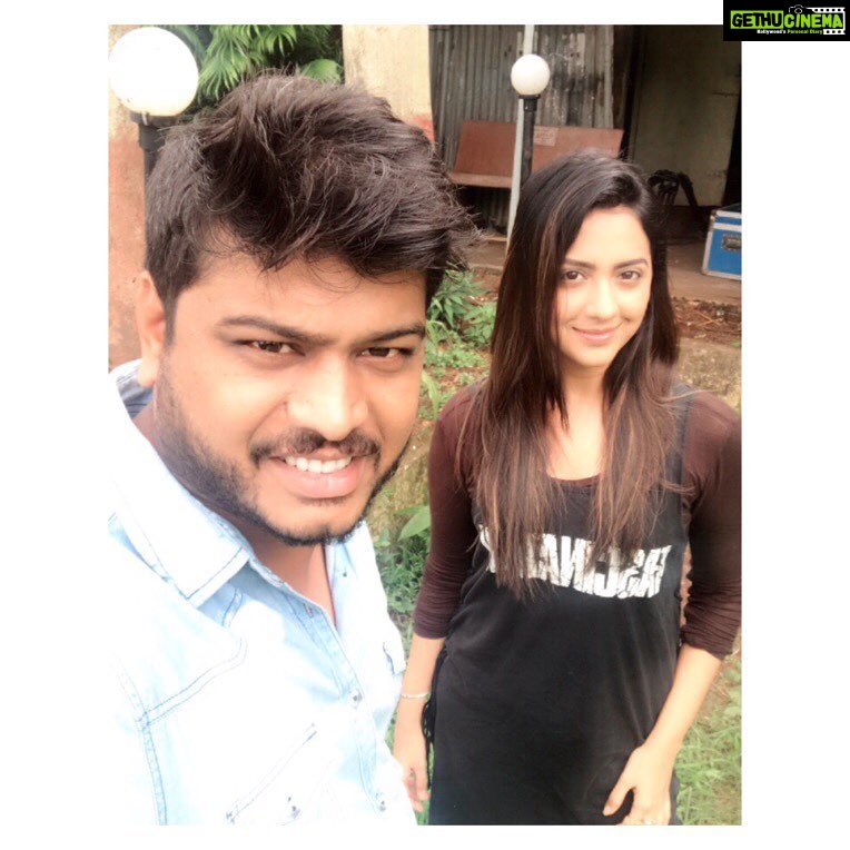 Tejashree Pradhan Instagram - And Mr. @surajmane882 knows The Best beautiful version of mine and never forgets to make me realise that “Damn ... I look good” 💁🏼♀️ #HappyLife