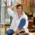 Tejashree Pradhan Instagram – @tejashripradhan 
.
@nishigodbole_official @abolithattemuaofficial @style_by_apurva @almostaugust__ @bhataktaa.kalakaar @maujispaces