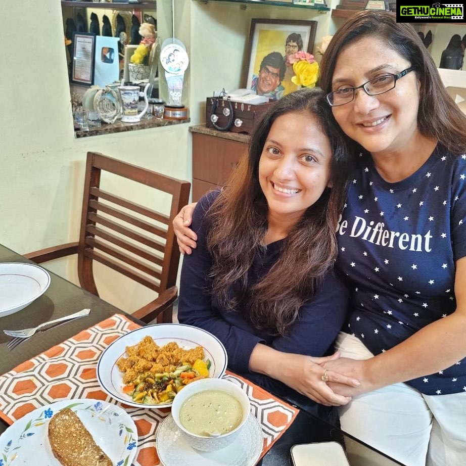 Tejashree Pradhan Instagram - No caption needed 🥰🥰 (P.S. @nivedita_ashok_saraf ur food is a therapy 😇😇)