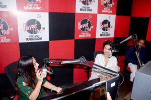 Tia Bajpai Instagram - A pleasure meeting everyone at @feverfmofficial 
Lucknow knows how to be respectful and never forget our Culture 👸🏻 

@rj_sona95