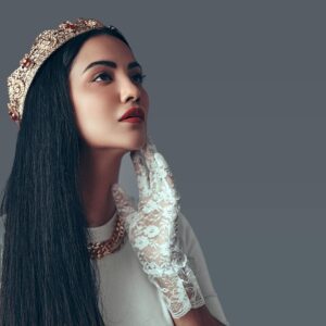 Tia Bajpai Instagram - I just made me some millions 
And my bank manager is happy.
“Wearing My Crown” OUT NOW
Watch, Stream & Share.
And don’t forget to call me Your Majesty 👸🏻 Oops HeHeHe 🤭 

#WearingMyCrown #TheUltimateHatersSong #MaximumRiskEntertainment #TiaBajpai #YourMajesty