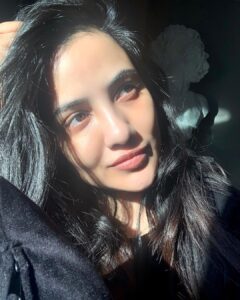 Tia Bajpai Instagram - "Confidence is silence"
#tiab