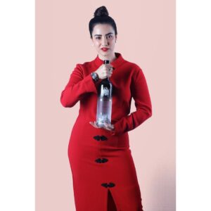 Tia Bajpai Instagram - Too glam to give a damn, specially with BILLIONÆR in my hand 💎 @billionaervodka #TiaB #billionaer #BillionaerVodka