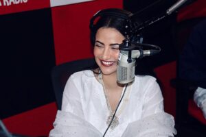Tia Bajpai Instagram - A pleasure meeting everyone at @feverfmofficial 
Lucknow knows how to be respectful and never forget our Culture 👸🏻 

@rj_sona95