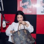 Tia Bajpai Instagram - A pleasure meeting everyone at @feverfmofficial Lucknow knows how to be respectful and never forget our Culture 👸🏻 @rj_sona95