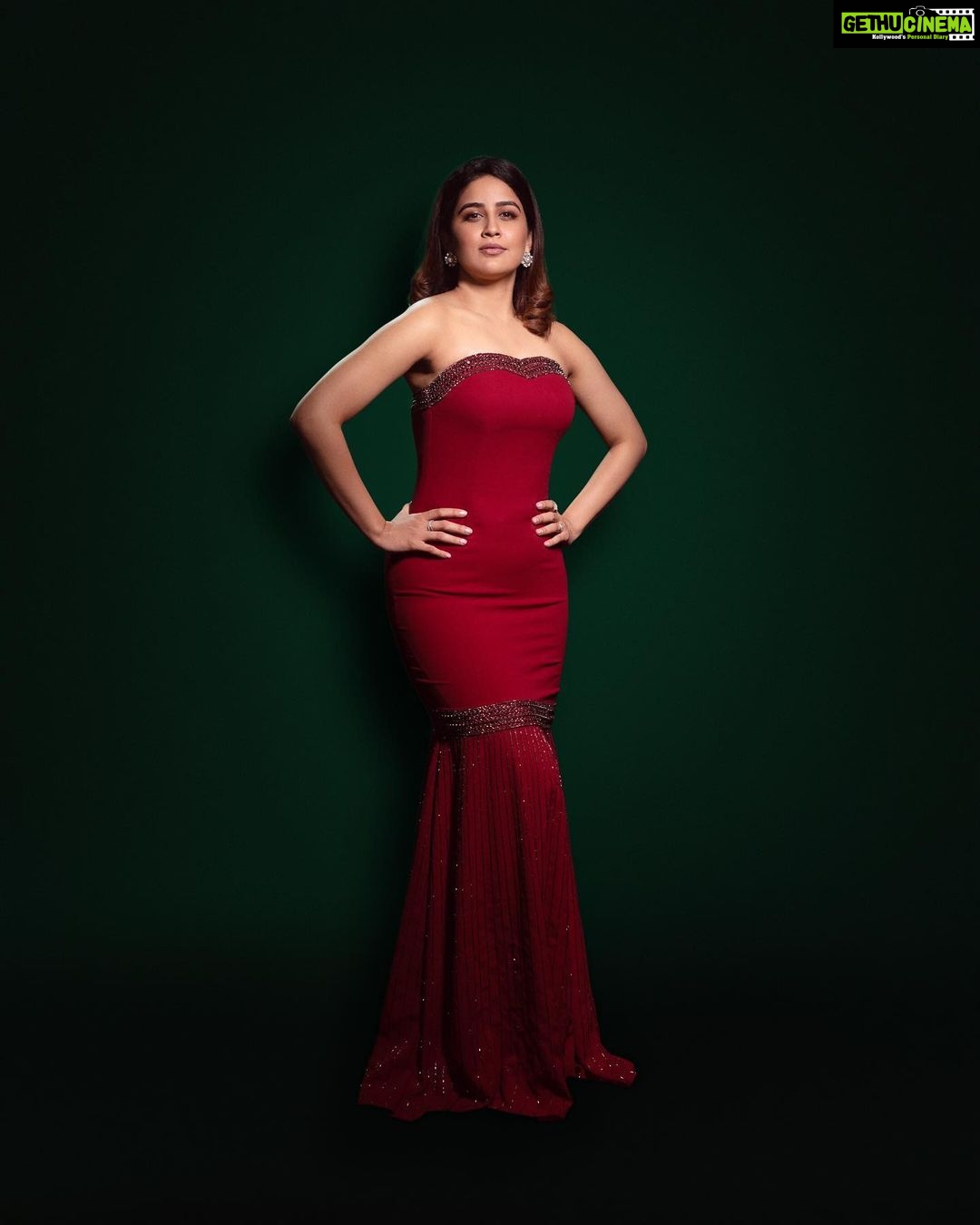Vaidehi Parashurami Instagram - @trilogy_works x @parashuramivaidehi Photo edited by @retouch_sneha Styled by @trushala_nayak Mua @vinayak_makeup @parashuramivaidehi for @filmfare #artbytrilogy #filmfare #vaidehiparshurami #fashion Mumbai, Maharashtra