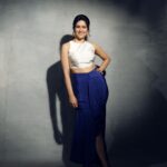 Vaidehi Parashurami Instagram - बघताय ना “फू बाई फू”? गुरु - शुक्र - शनि रात्री ९ः३० वाजता… फक्त @zeemarathiofficial वर Outfit @rickagauba Jewellery @antarez.jewels Styled by @sayali_vidya Assisted by @piyuzzzx.fashion Hair by @nilampatel12 Make-up by @vinayak_makeup Managed by @prernaasuryawanshi Assisted by @poojatayde Personal assistant @mr.asalm_khan_46 Captured by @shruu_t