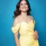 Vaidehi Parashurami Instagram - Something new… Coming soon! Outfit by @lavishalice Jewels by @avior.jewels Styled by @sayali_vidya Hair by @truptihairstylist Make-up by @vinayak_makeup Managed by @prernaasuryawanshi Captured by @shruu_t Personal Assistant @mr.asalm_khan_46 #fubaifu ✨