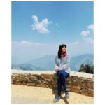 Vaidehi Parashurami Instagram – On the top of the world! ⛅️⛰
#takemeback #vacation
#beautifulhimachal #clearskies
#cloudscape #nature
#appreciatethelittlethings #happyfriday