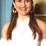 Vaidehi Parashurami Instagram – सीमासोबत उद्या ‘आयचा घो’ म्हणा आणि झोंब्यांना पळवून लावा!

वर्ल्ड टेलिव्हिजन प्रिमिअर – झोंबिवली
रविवार, १२ जून दु. १२ व संध्या. ६ वाजता फक्त आपल्या #ZeeYuva वर
#Zombivli #ZombivliOnZeeYuva #WorldTeleVisionPremiere  #vaidehiparshurami #vaidehiparashurami