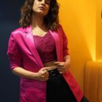 Vaidehi Parashurami Instagram - “I keep my personal life quiet, so don’t think you know me. You only know what I allow you to!” Outfit by @invogue.by.ruchi Styled by @style_by_apurva Hair by @nilampatel12 Make-up by @sushildoesmakeup Personal assistant @mr.asalm_khan_46 Captured by @tany_70d Managed by @prernaasuryawanshi Assisted by @poojatayde #jagguanijuliet #filmpromotions #specialfilm #closetomyheart #lifeofanartist ✨