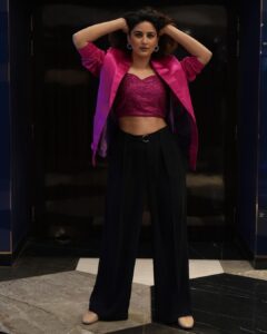 Vaidehi Parashurami Instagram - “I keep my personal life quiet, 
so don’t think you know me.
You only know what I allow you to!”

Outfit by @invogue.by.ruchi 
Styled by @style_by_apurva 

Hair by @nilampatel12 
Make-up by @sushildoesmakeup 
Personal assistant @mr.asalm_khan_46 

Captured by @tany_70d 

Managed by @prernaasuryawanshi 
Assisted by @poojatayde 

#jagguanijuliet #filmpromotions 
#specialfilm #closetomyheart 
#lifeofanartist ✨