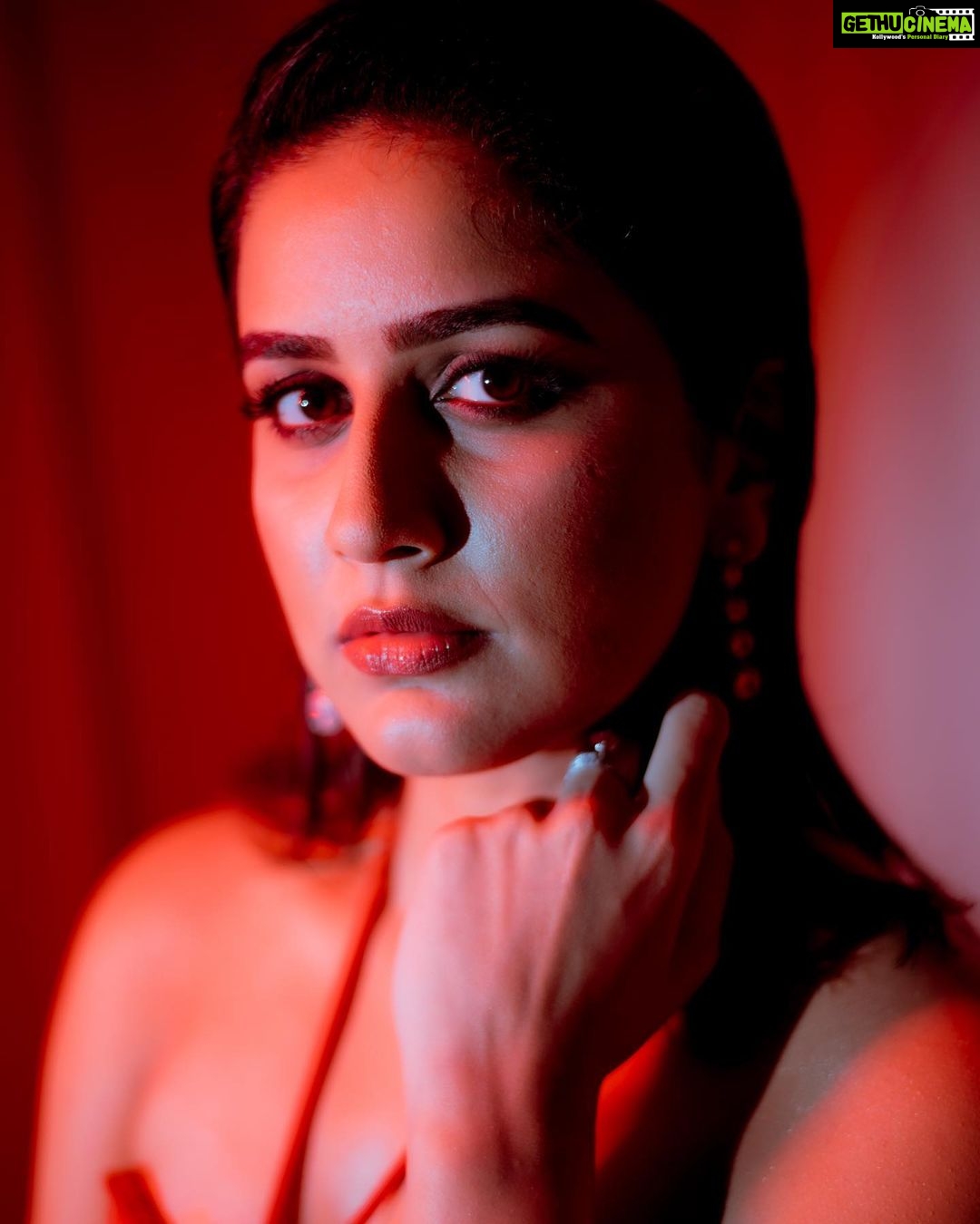 Vaidehi Parashurami Instagram - About last night ✨ MFK 2022 ✨ Outfit by @label_kalon Jewels by @mozaati Heels by @londonrag_in Styled by @sayali_vidya Assisted by @stylebypriyankaa Hair by @nilampatel12 Make up by @satyamakeupartist Managed by @prernaasuryawanshi Assisted by @poojatayde Captured by @deepali_td_official #mfk2022 #glitzandglam #lovetoexplore #breakingbarriers #lovingit