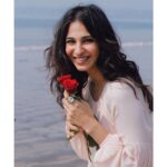 Vidhi Pandya Instagram - Tumhare sheher ka mausam bada suhana lage, Main ek shaam chura lu agar bura na lage?🌹 #beuniquelyyou #love #selflove #instagram #instagood #sunnyday