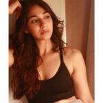 Vidhi Pandya Instagram - You owe love, to yourself. 🤍 #happysunday #vidhipandya #beuniquelyyou #love