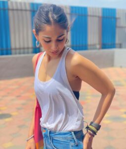 Vidhi Pandya Instagram - There’s no limit, not even the sky. 🌤🌈♥️🫶🏻🧿 #summer #summervibes #beuniquelyyou #love #vidhipandya