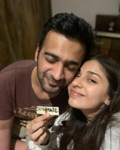 Vidhi Pandya Instagram - Inner happiness & outer happiness it’s all in here. 🧿
Happy birthday my soulmate. Taking care of me since 97… you are the best energy of my life. I thank to god everyday for you. Blessed to be your lil one.. 💗

#soulmate #beuniquelyyou #love