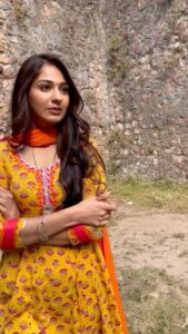 Vidhi Pandya Instagram - Gehraaiyan 🌞…

#saumya #beuniquelyyou #love #reels #reelitfeelit
