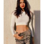 Vidhi Pandya Instagram - Merry Christmas, you. 💋🎅 #christmas #beuniquelyyou #love