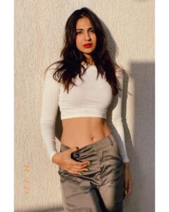 Vidhi Pandya Instagram - Merry Christmas, you. 💋🎅

#christmas #beuniquelyyou #love