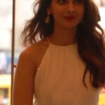 Vidhi Pandya Instagram - I’m in love 🤤. Happy to find the luxury meetha shop to shop sweets for any occasion. ♥️ @meethamumbai now open at @radissongoregaon , please do visit.