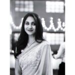 Vidhi Pandya Instagram - Wish I was born in the 70s.