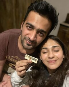 Vidhi Pandya Instagram - Inner happiness & outer happiness it’s all in here. 🧿
Happy birthday my soulmate. Taking care of me since 97… you are the best energy of my life. I thank to god everyday for you. Blessed to be your lil one.. 💗

#soulmate #beuniquelyyou #love
