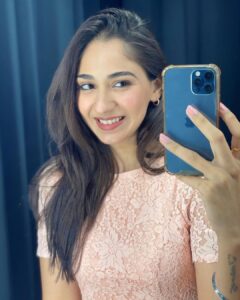 Vidhi Pandya Instagram - 🌚🌸.

#beuniquelyyou #love