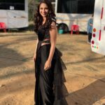 Vidhi Pandya Instagram – BB15finale 🖤 

👗- @bharat_adiani
💄- @makeupbymalaikasathe
Hair – @vikas_marwah_hairsalon 
Styled by – @appu.rentlyblunt 

#vidhipandya #beuniquelyyou #love Film City