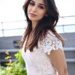Vidhi Pandya Instagram - Mai tera.. tu meri 🤍☀️ #trending #reels #reelsinstagram #instagram