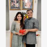 Vidhi Pandya Instagram - I am so happy to welcome my new student, @vidhiipandya who has been the face of the popular tv show ‘Mohse Chhal Kiye Jaaye’ on one of Indias most popular channels and also Bigg Boss amongst the numerous other shows she has appeared in. I am really looking forward to teaching such a brilliant, focused and talented student like you. My blessings are always with you, keep shining! Nateshwar Nritya Kala Mandir - Kathak Institute of Late Natraj Gopi Krishna