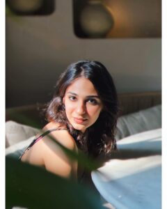Vidhi Pandya Instagram - You have it in you to achieve whatever the hell you want to. 🌎
 - to self love & belief. 🤍

#beuniquelyyou #love 🧿