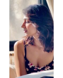 Vidhi Pandya Instagram - You have it in you to achieve whatever the hell you want to. 🌎 - to self love & belief. 🤍 #beuniquelyyou #love 🧿