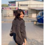 Vidhi Pandya Instagram – Strolling around in my Bombay in my new tom cruise look. 🥰💇🏻‍♀️

Ps – last slide of me actually strolling/posing around.😬🚶‍♀️
#beuniquelyyou #love #haircut #newhair #newfeels Why Not? By Zeeba