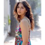 Vidhi Pandya Instagram - Looking at you 2023..☀️🫶🏻🧿 #2023 #beuniquelyyou #love
