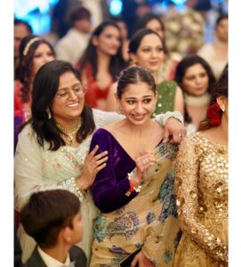Vidhi Pandya Instagram - When in Punjab... always live laugh eat and dance like a Punjabi 😅🥰🕺🤍

📸 - @neerajsethiphotography 

Ps - @vandanaaofficial & @shobhitattrayofficial I love you two! I wish you guys a lifetime of togetherness , love & peace. Thu Thu Thu 🧿♾️

#punjabiwedding #beuniquelyyou #love